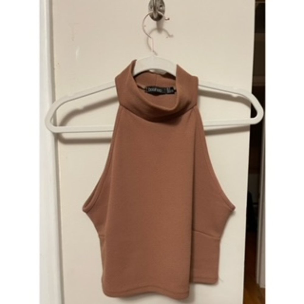BOOHOO -  Rose High Neck Crop Top